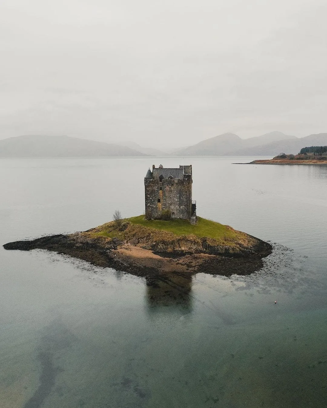 Castle Stalker and Donald of the Hammers