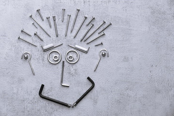 Nägel, Schrauben und weitere Kleinteile