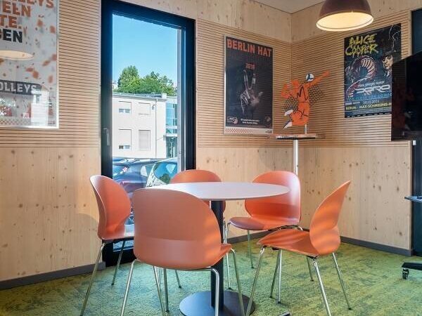 Konferenztisch in der Mall of BR