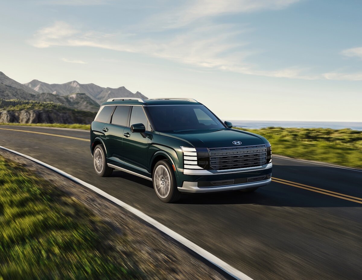 2026 Hyundai Palisade green, front driving on road