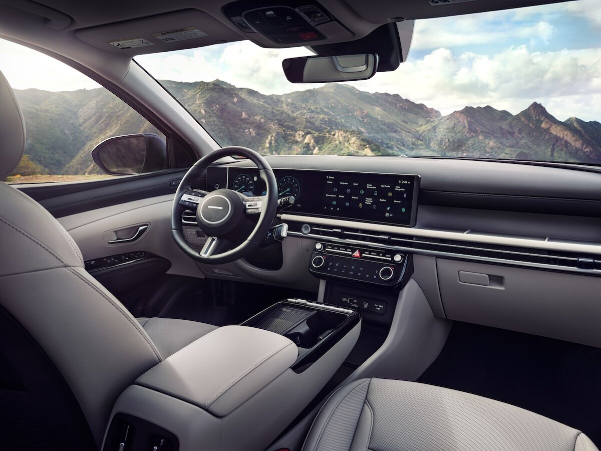 2025 Hyundai Tucson Limited interior showing dashboard and steering wheel
