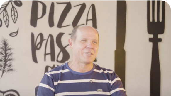 Cliente da Lemon, proprietário do negócio Pizza Pizzarone, em Minas Gerais, contando sobre a experiência