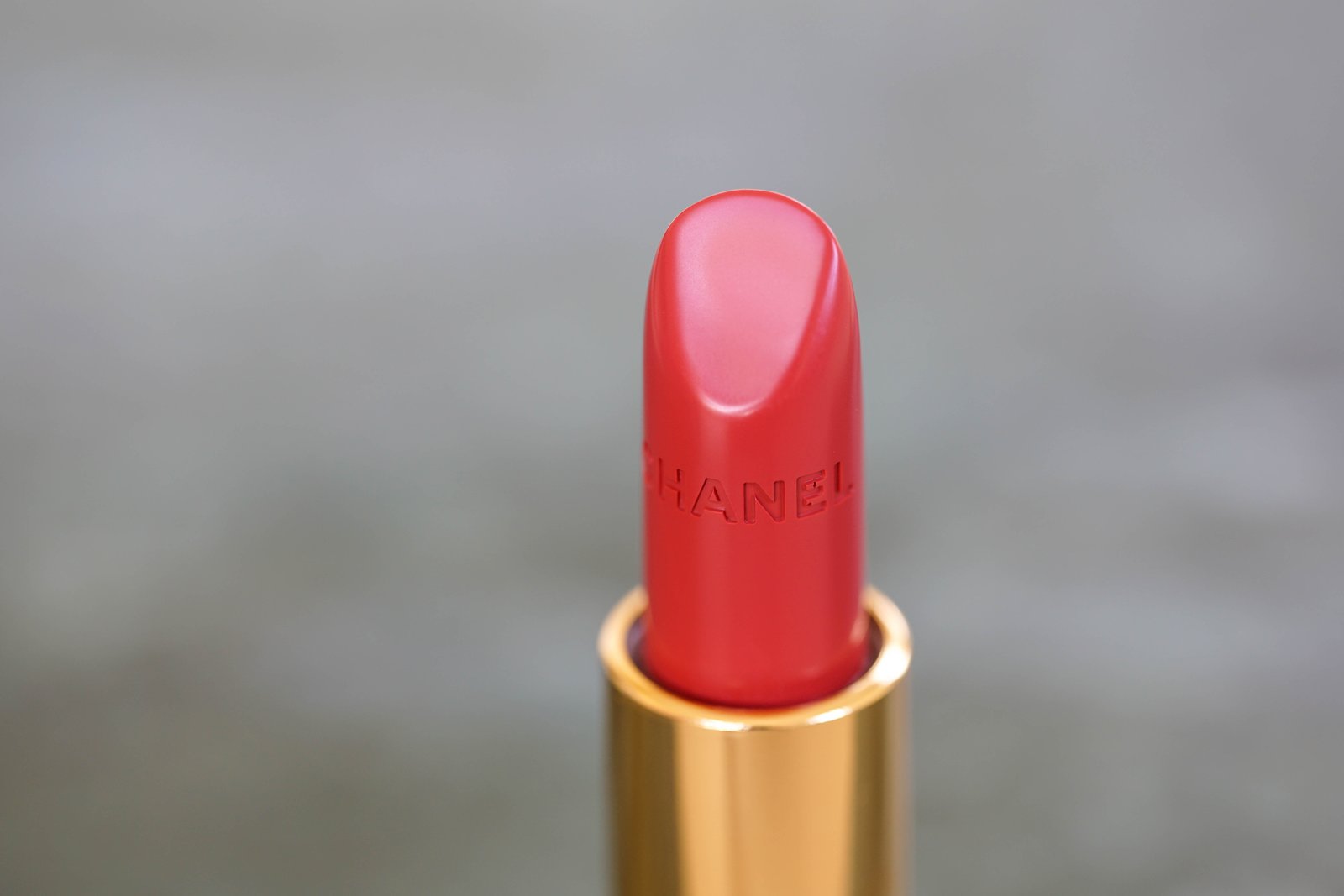 Close up of ROUGE ALLURE VELVET EXTRÊME