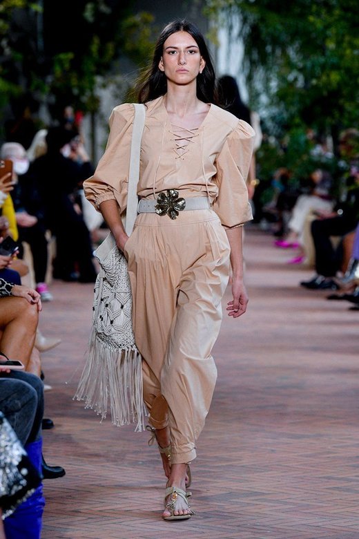 Model on a runaway wearing Alberta Ferretti SS21