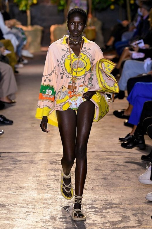 Model on a runaway wearing Etro SS21