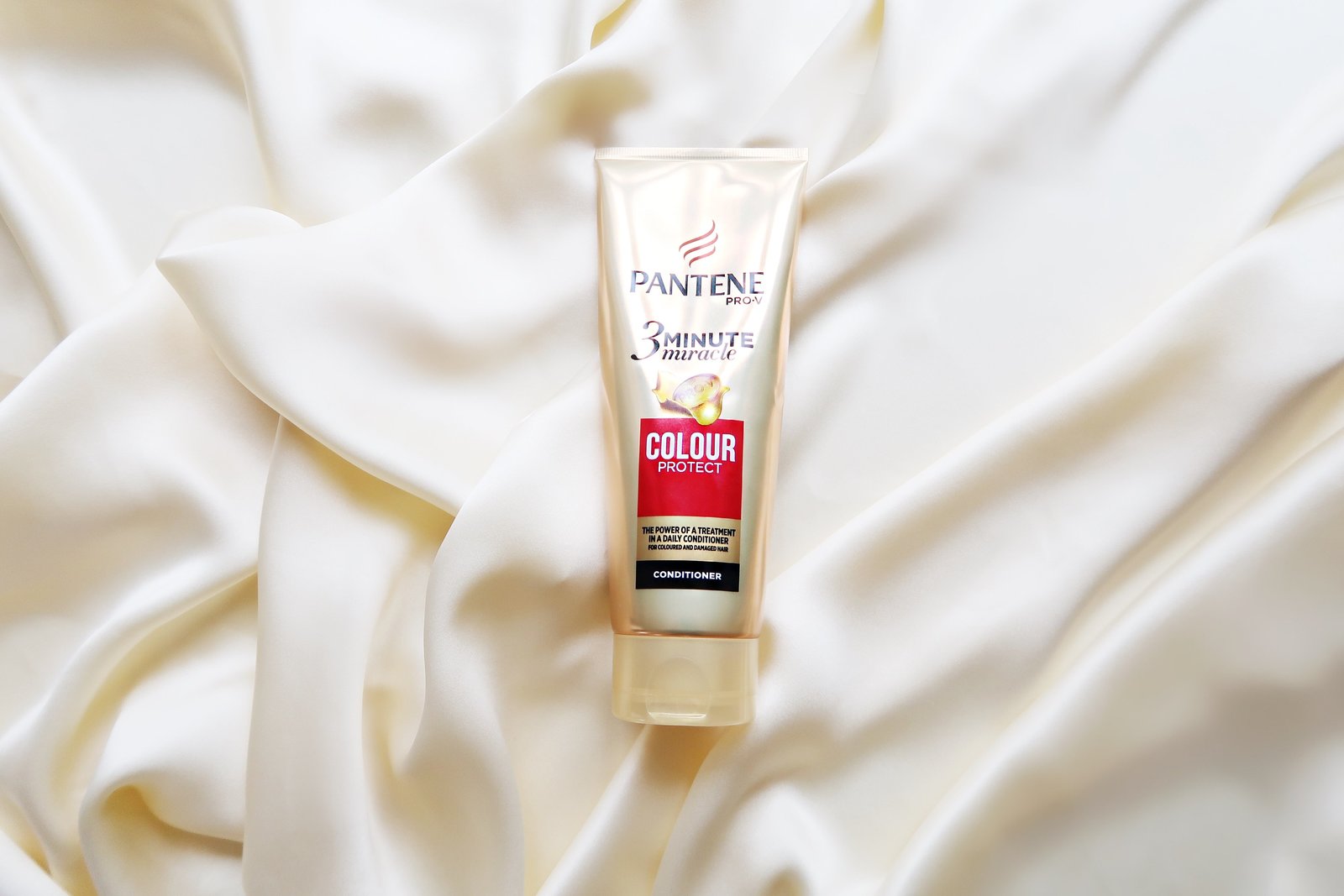 Close of Pantene colour protect conditioner