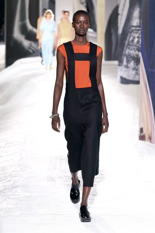 Model on a runaway wearing Hermès SS21