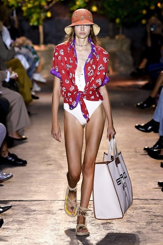 Model on a runaway wearing Etro SS21