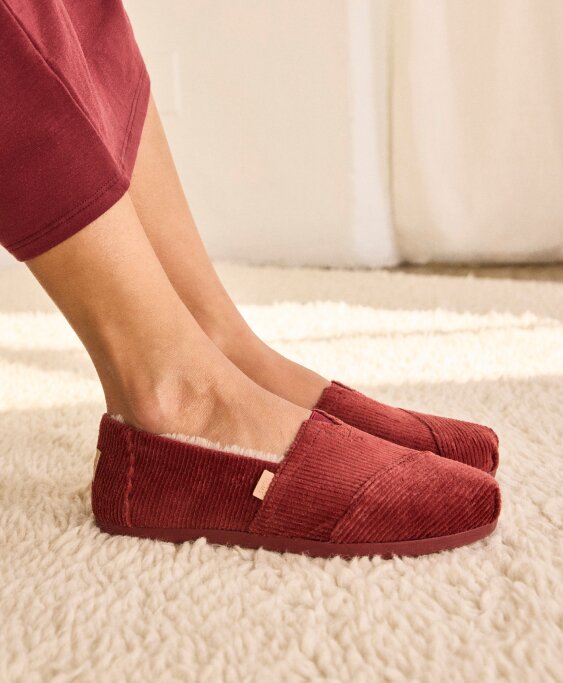 Women's Alpargata Classic in maroon velvet faux fur.
