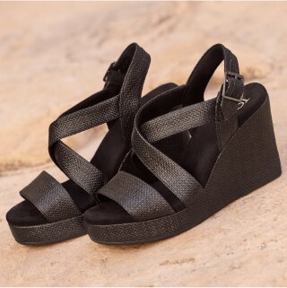 Alondra Wedge Sandal in Black Raffia.