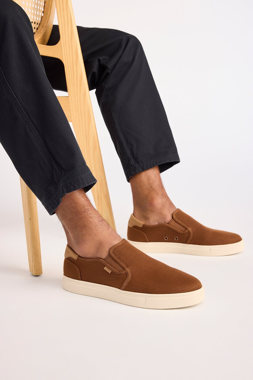 Marineblauwe canvas Alpargata Rope 2.0 voor heren, op model