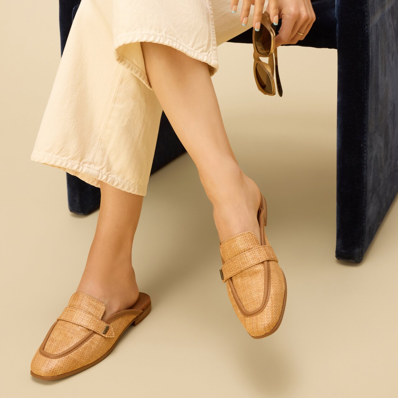 Discover Women's Flats