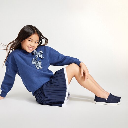 Model wearing Alpargata Classic in Navy Heritage Canvas.