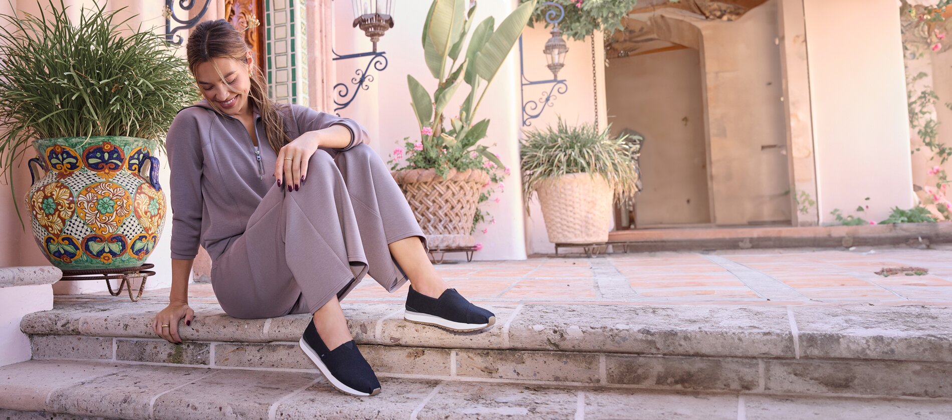 Model wearing Women's Resident Plus.