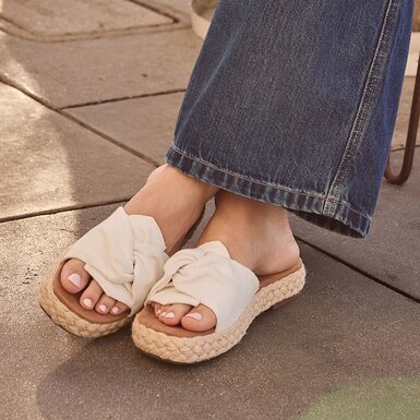 Abby Slide in White Beachside Woven with Knot