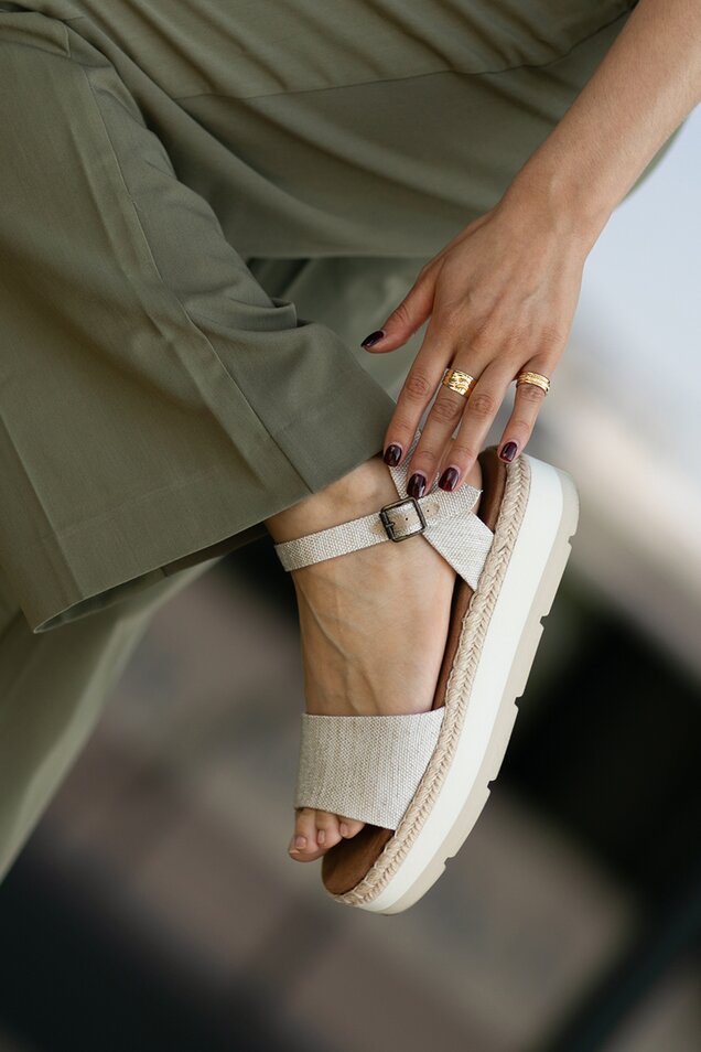 Effortlessly stylish. Ronan, our mid-height platform sandal, is designed to elevate your every day. 