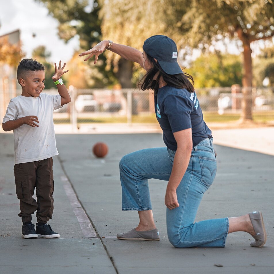 Iemand op een skateboard.