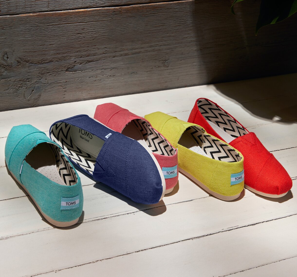 Der Alpargata Plus – unser bequemster Schuh ever! Mit extra viel Platz, auffälligem Obermaterial in Pfirsich und den speziell entwickelten CloudBound™-Einlegesohlen, die sich superleicht und luftig anfühlen. Entscheide dich, auch im Sale etwas zurückzugeben.