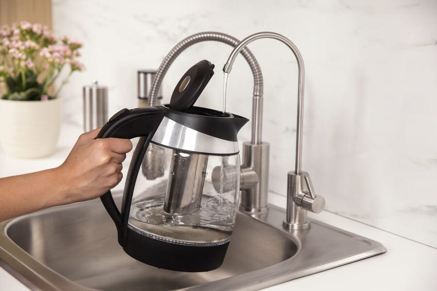 No tomar agua dura, conoce sus contradicciones