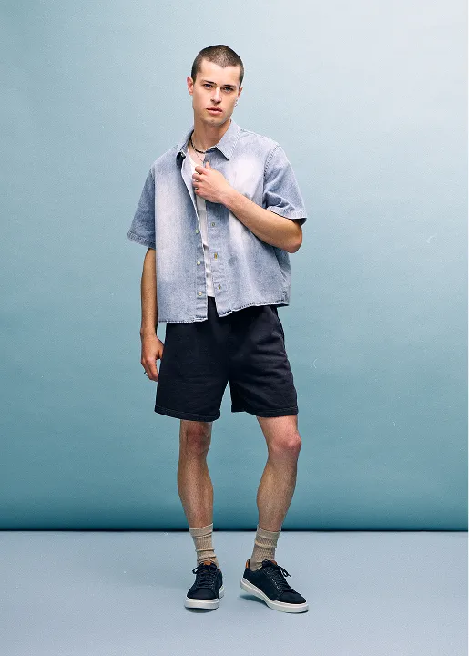 DRESS SNEAKERS