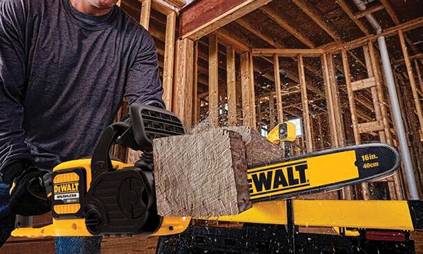 DeWalt Chainsaw Power Tools