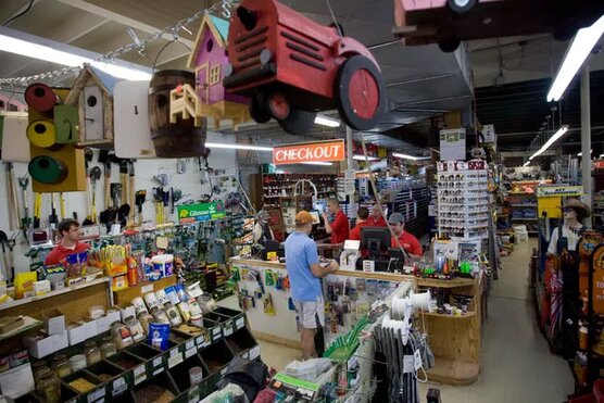 Anders Hardware instore picture