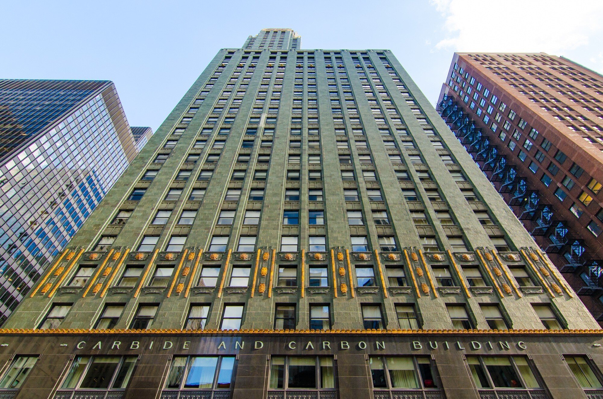Carbide and Carbon Building | Chicago Architecture Center