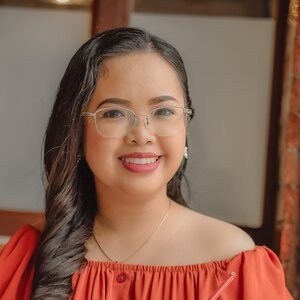 photo of Rowielyn, a Compassion graduate from Philippines