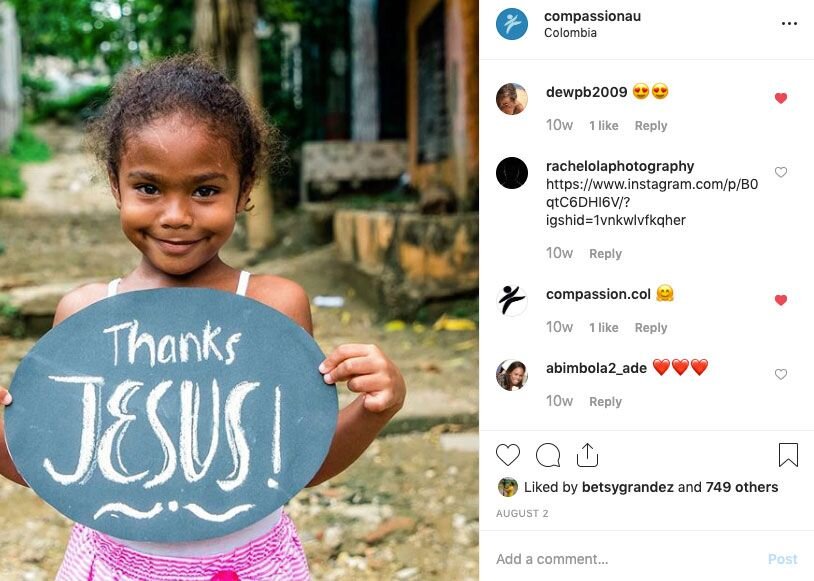 How to take travel photos without hurting others