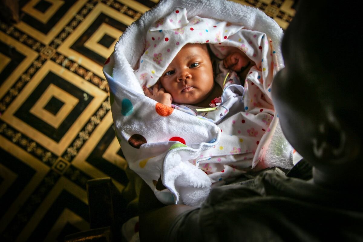 The First Hello: 15 Photos of New Mums Living in Poverty