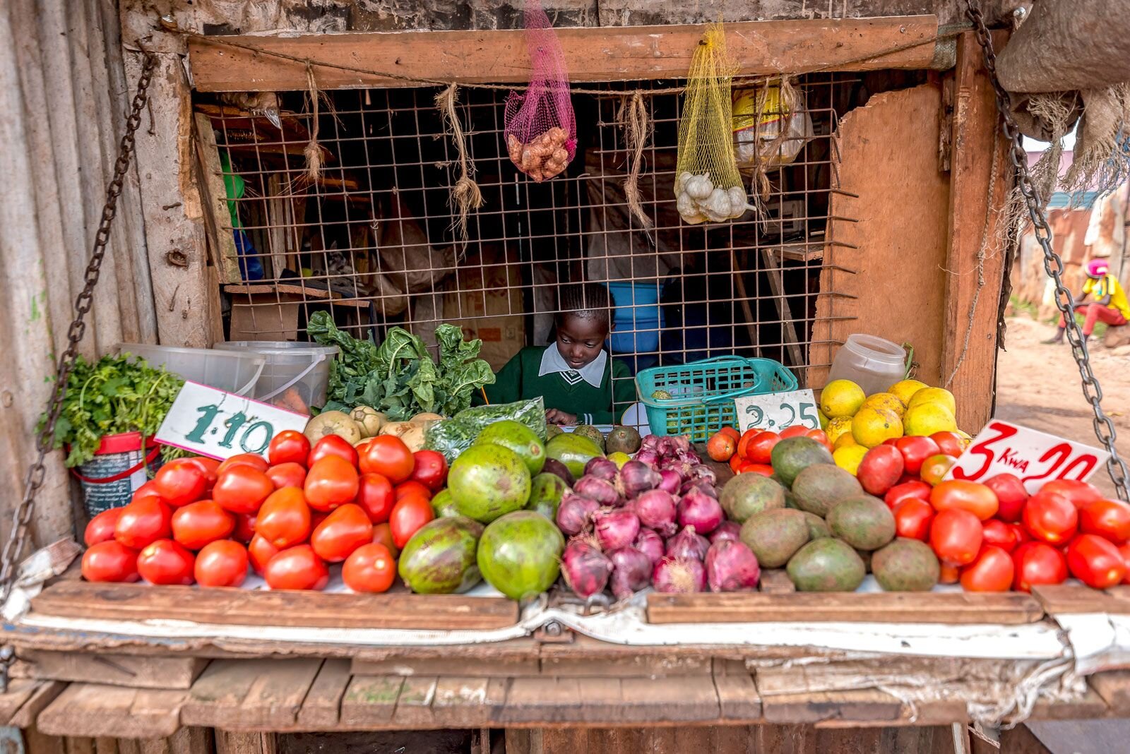 6 Beautiful Photos Of Children Living in Poverty Doing Homework
