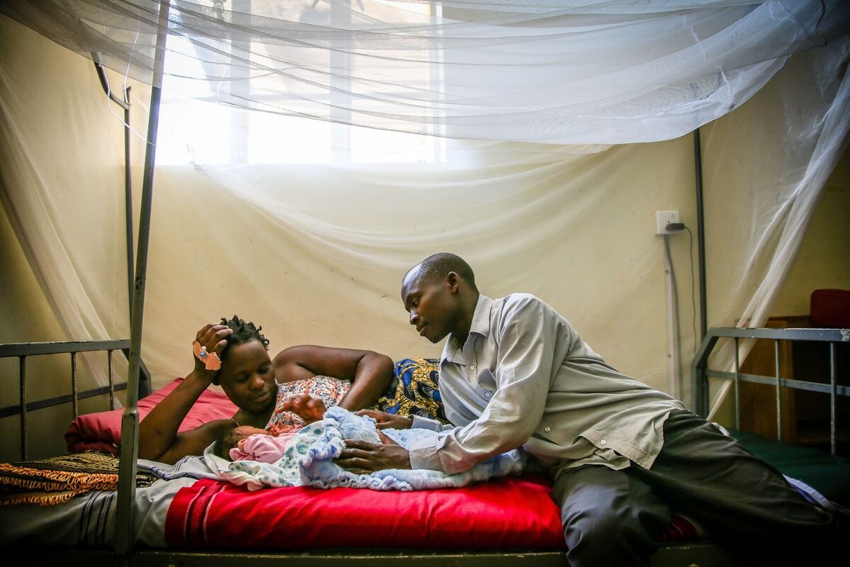 The First Hello: 15 Photos of New Mums Living in Poverty