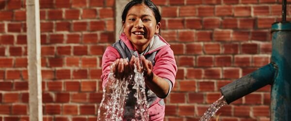 5925 IWD-2021 Blog-3-Text-Image-(CIV-Washing) 600x250px 01