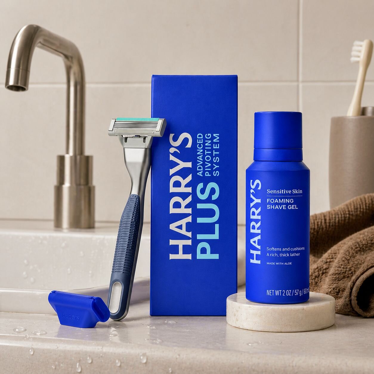 Harry's Plus Starter Set, razor, foaming shave gel, travel cover