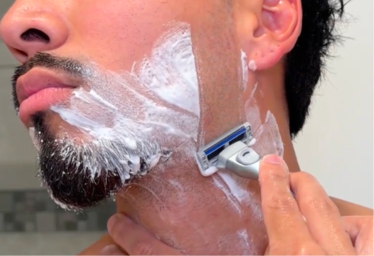 Effortless shave in progress