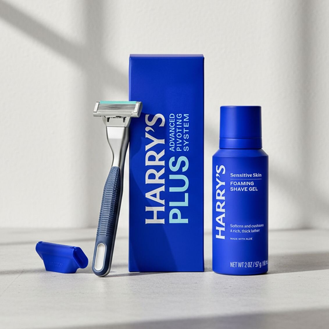 Harry's Plus Starter Set, razor, foaming shave gel, travel cover