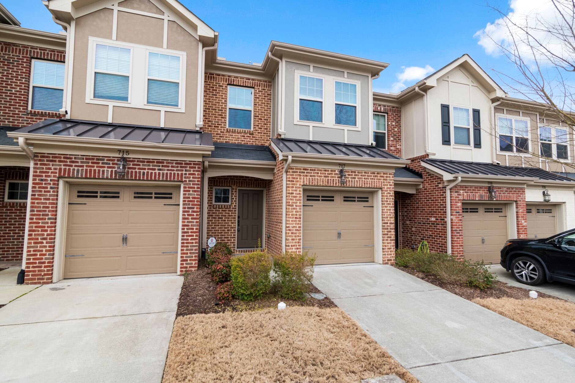 New townhomes whose builder offers a 2-1 rate buydown, making the homes more affordable for buyers during the first two years.