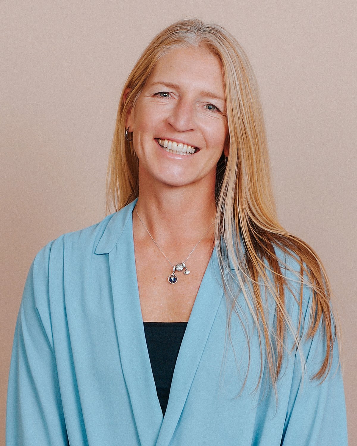 Robin McCue Real Estate Agent
