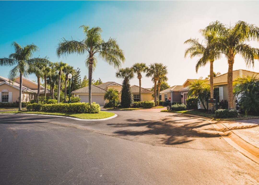 Cul de sac with palm trees - Source: marchello74 // Shutterstock