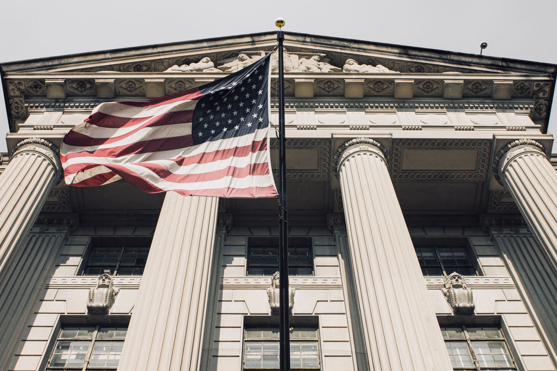Does the Fed rate change mortgage rates or is it the other way around?