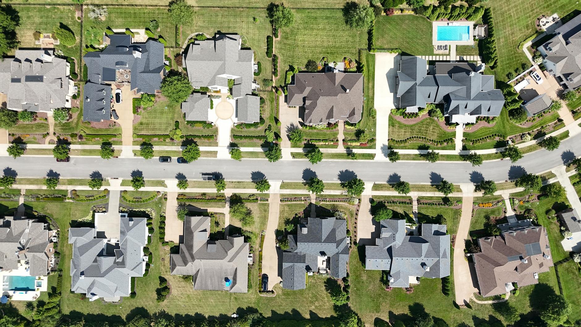 Does the lender's appraisal use the same comps as Zillow?