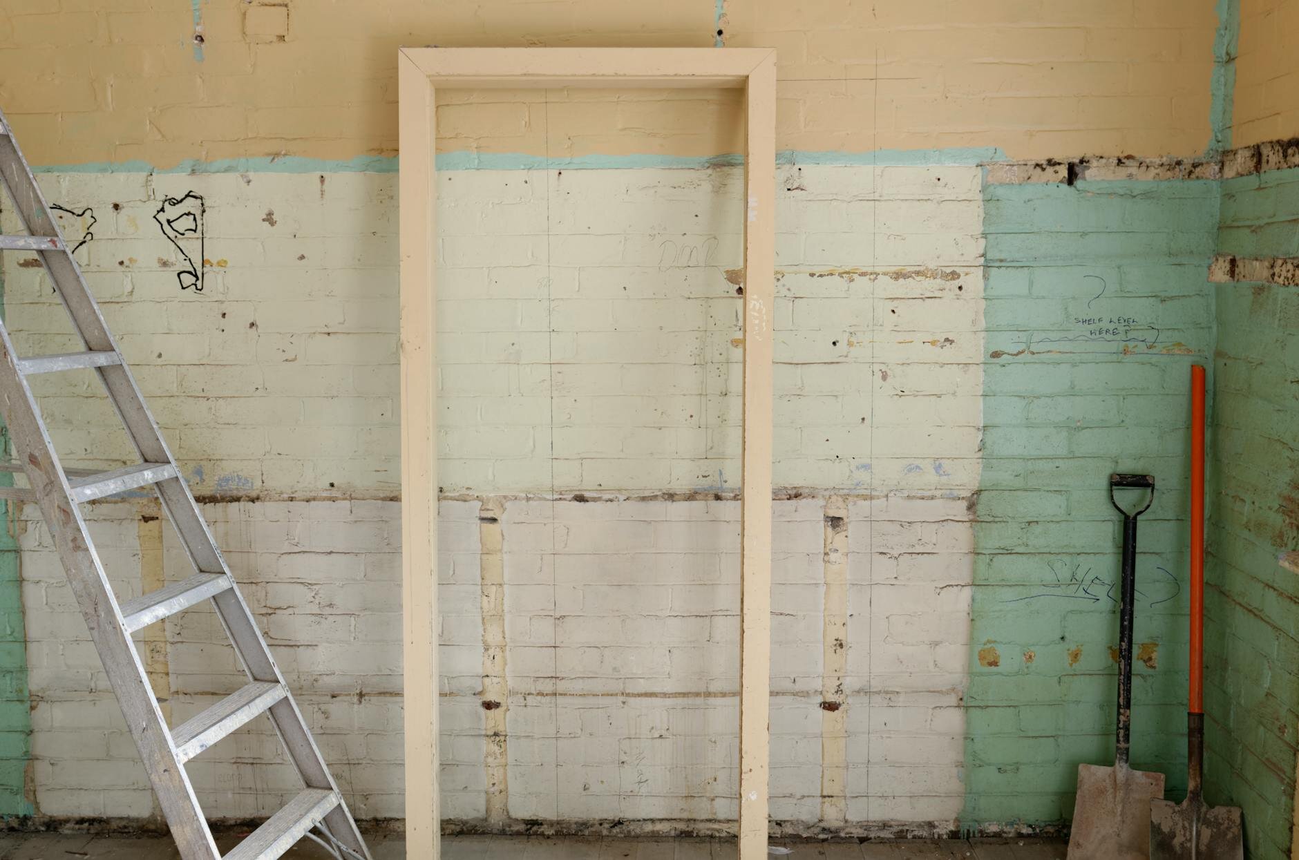 How to flip a house: Complete step-by-step guide with tips