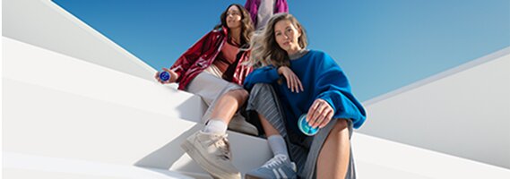Groupe d'amis qui découvre les sachets de nicotine Nordic Spirit