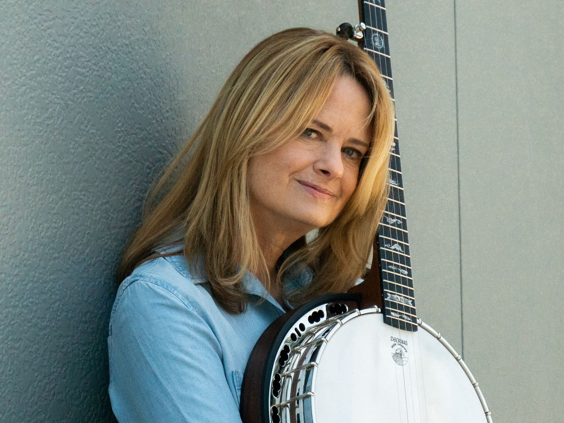 Alison Brown portrait