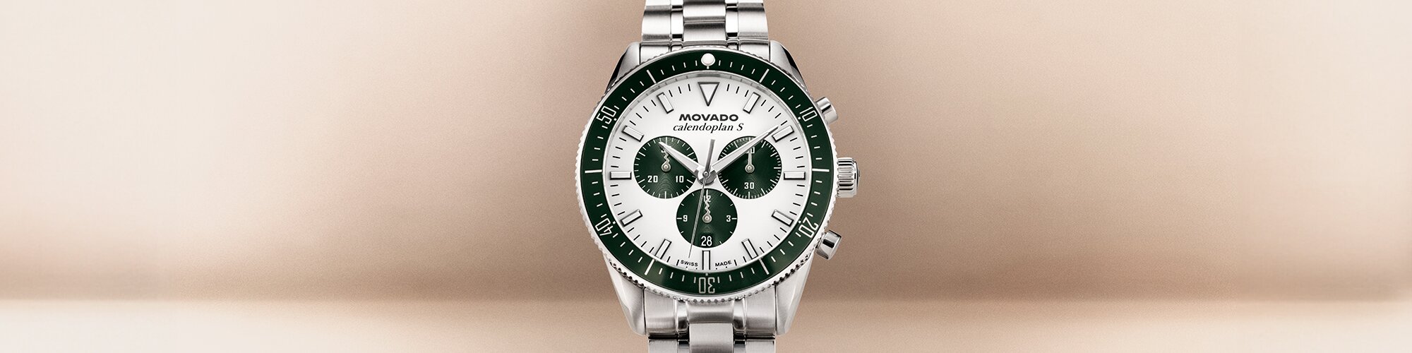 Heritage Series Calendoplan S watch with stainless steel  bracelet and white and green chronograph dial.