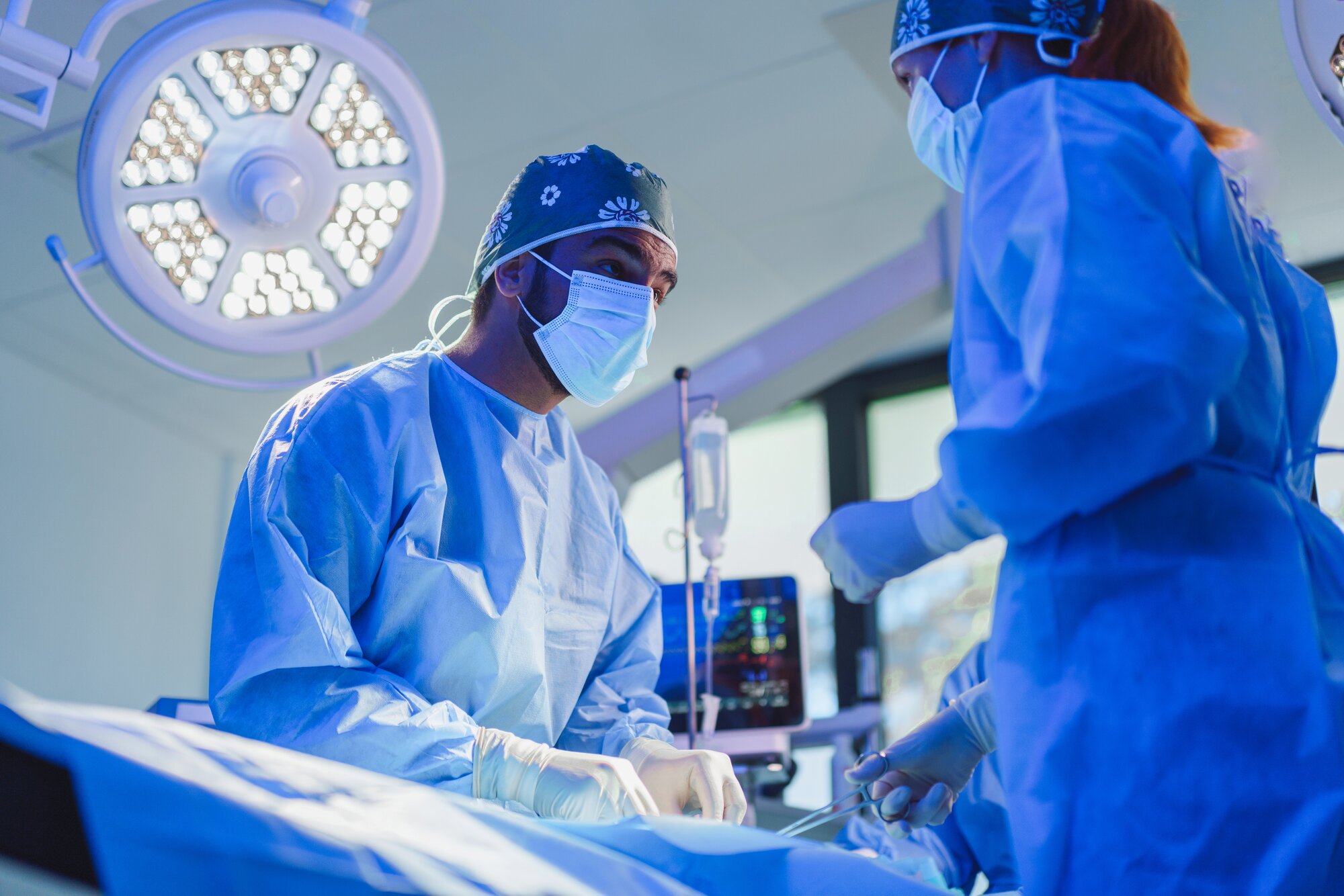 Travel Operating Room RNs: Experience, Certifications and What to Expect