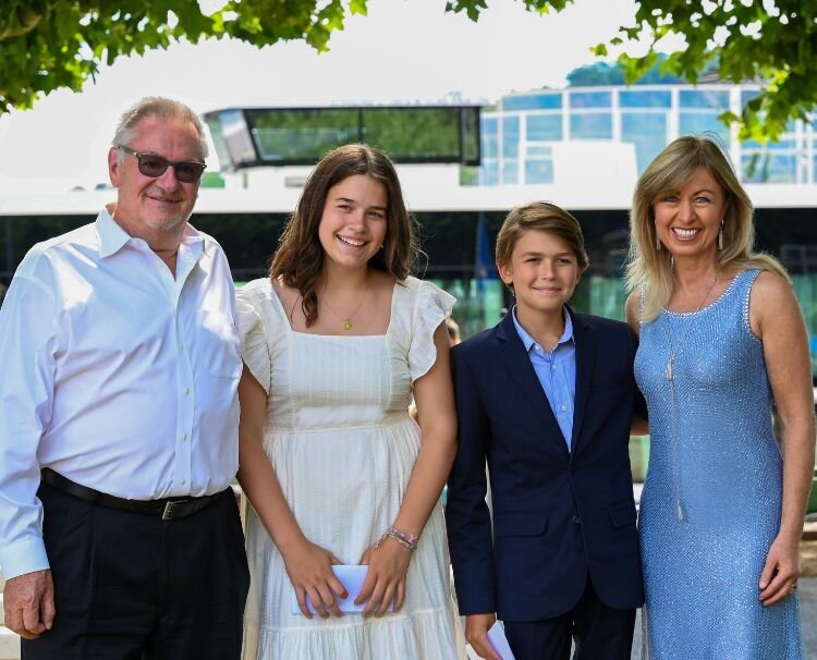 Photo of a family of guests on AmaLucia