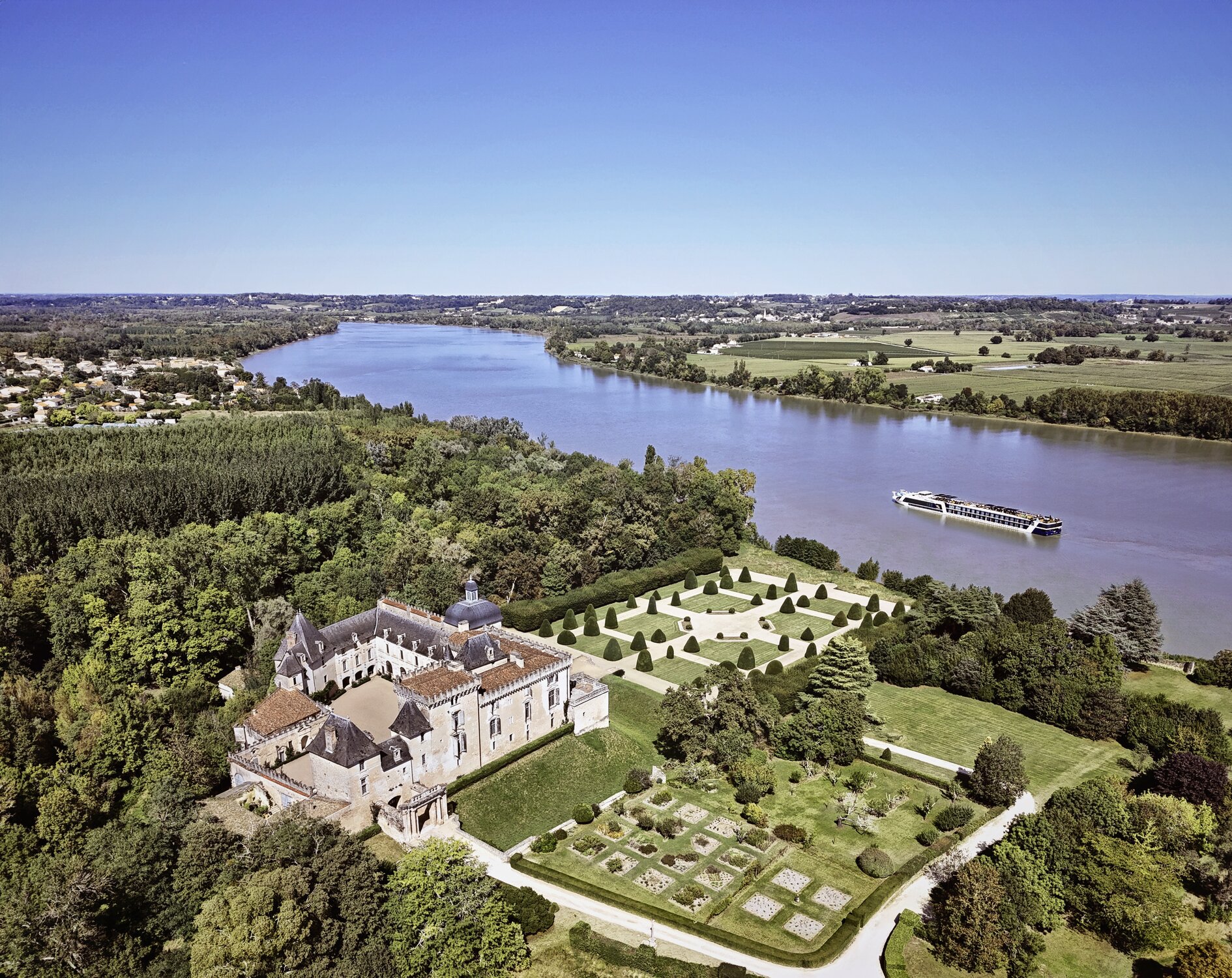 AmaWaterways AmaDolce sailing through Bordeaux wine country