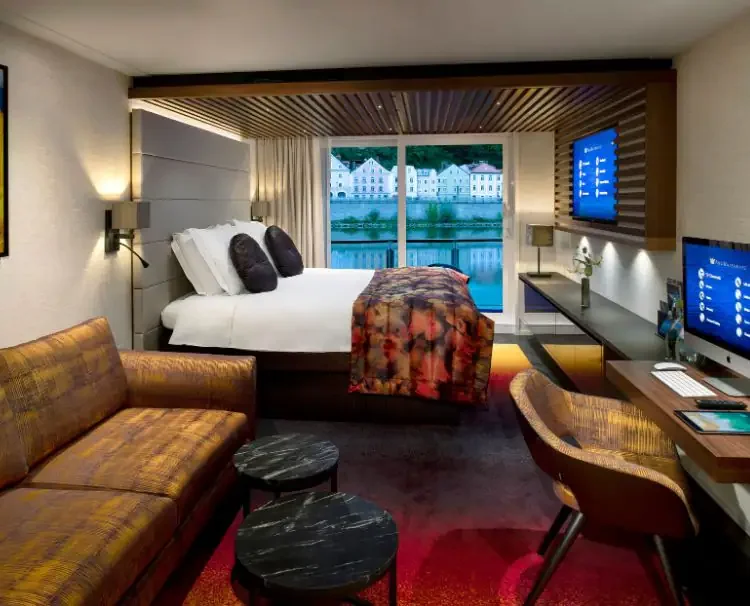 Picture of inside the AmaMagna suite
