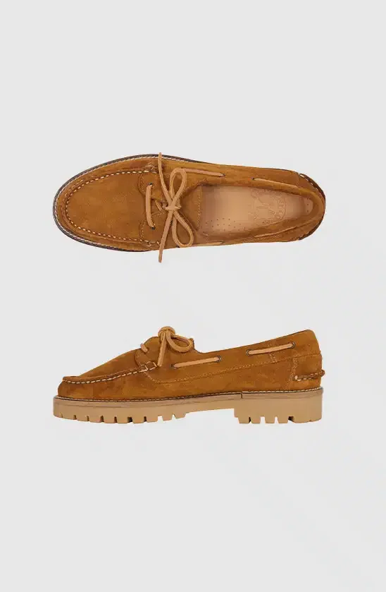 Cut out of Suede Boat Shoes